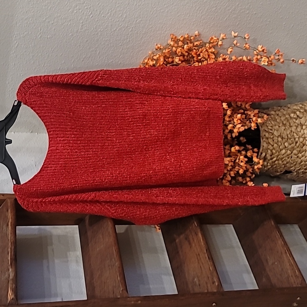 Soft beautiful red sweater NWT - Picture 3 of 5